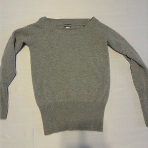 J Crew 100 % Cashmere Grey Women’s Top Size Medium